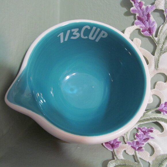 The Curiosity Shoppe at Target Nesting Measuring Cups Route 32 ~ 4 pc set Unused - Picture 8 of 16